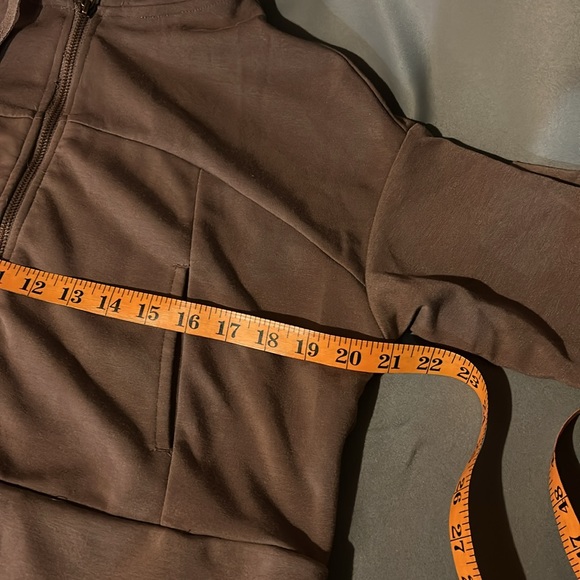 NWOT women’s zip up crop top - Picture 4 of 6